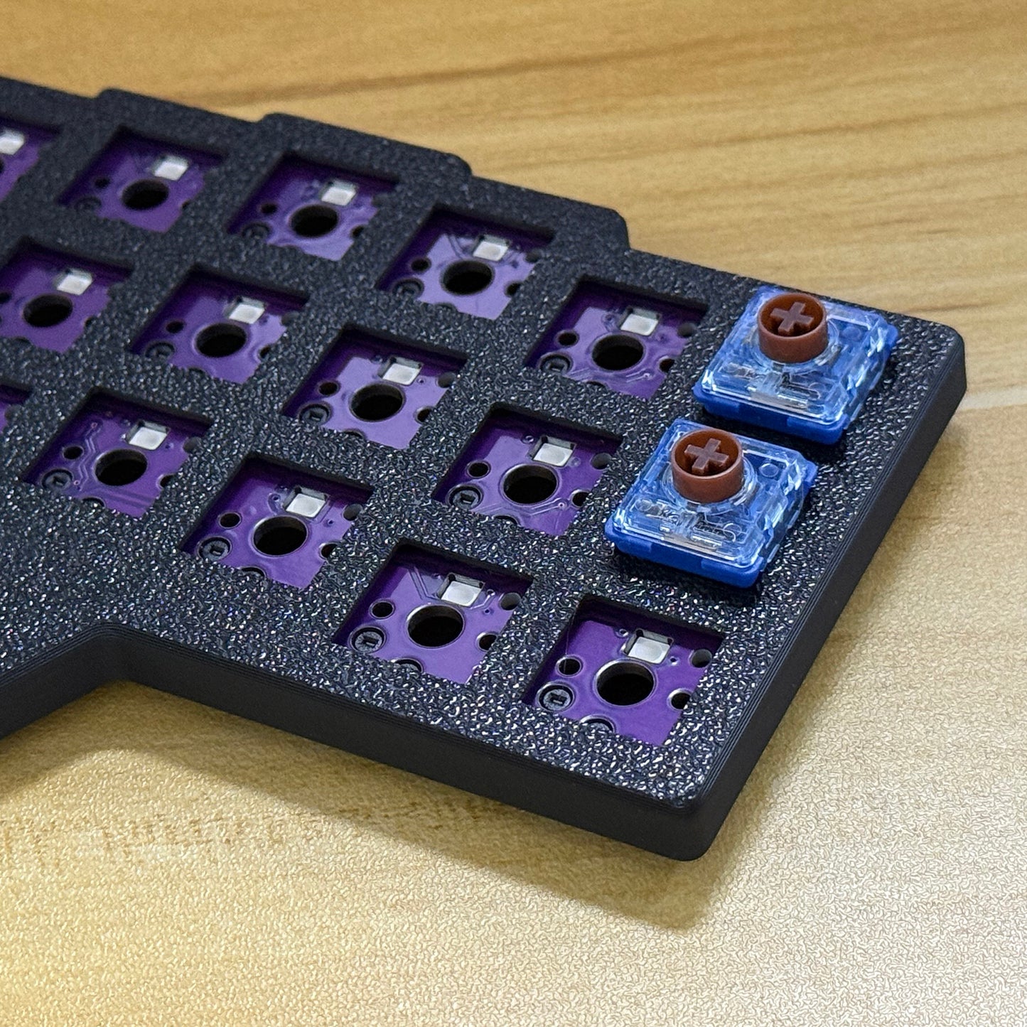 YMDK Low Profile Wired Split Chocolate Keyboard Corne V4.1 Ergonomic 46 Keys Hotswappable 40% Layout 3D Print case RGB Vial Keyboard Kit(Included Switch)