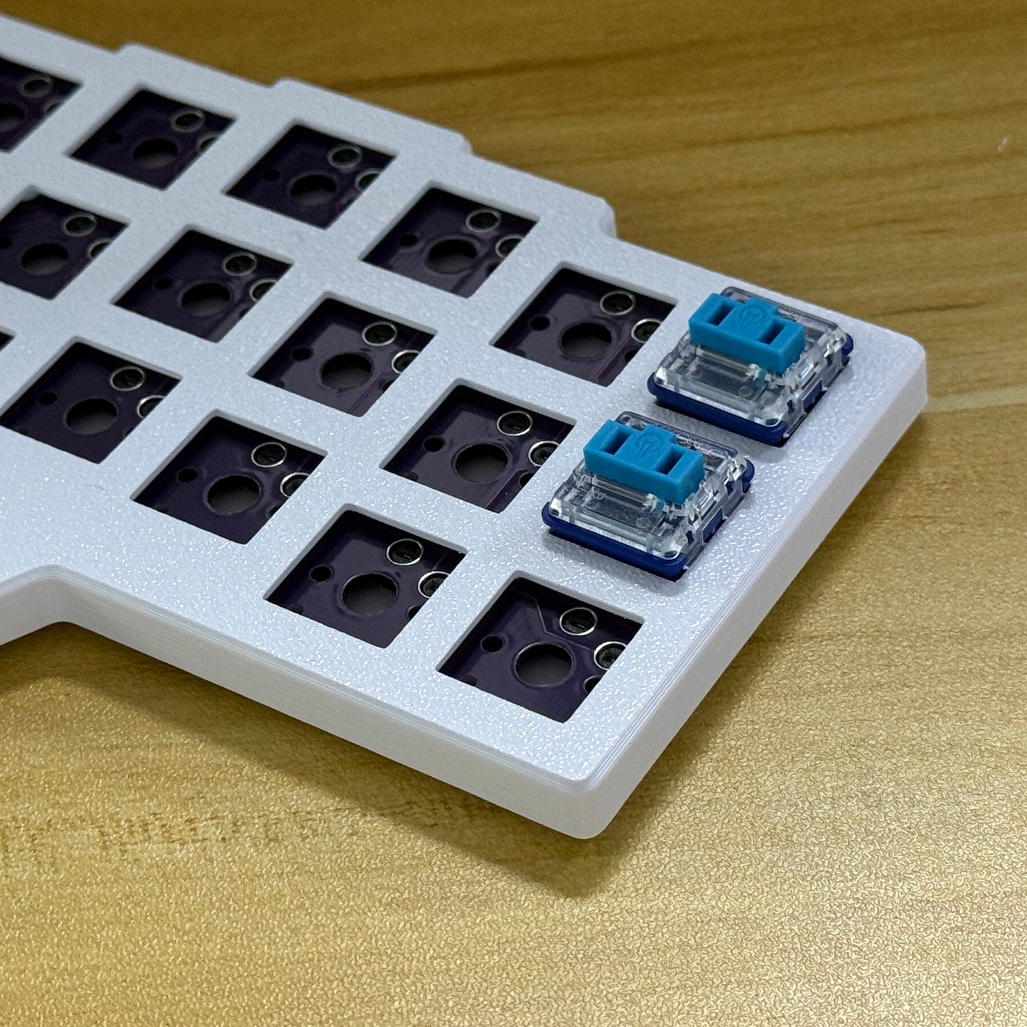 YMDK Low Profile Wired Split Chocolate Keyboard Corne V4.1 Ergonomic 46 Keys Hotswappable 40% Layout 3D Print case RGB Vial Keyboard Kit(Included Switch)