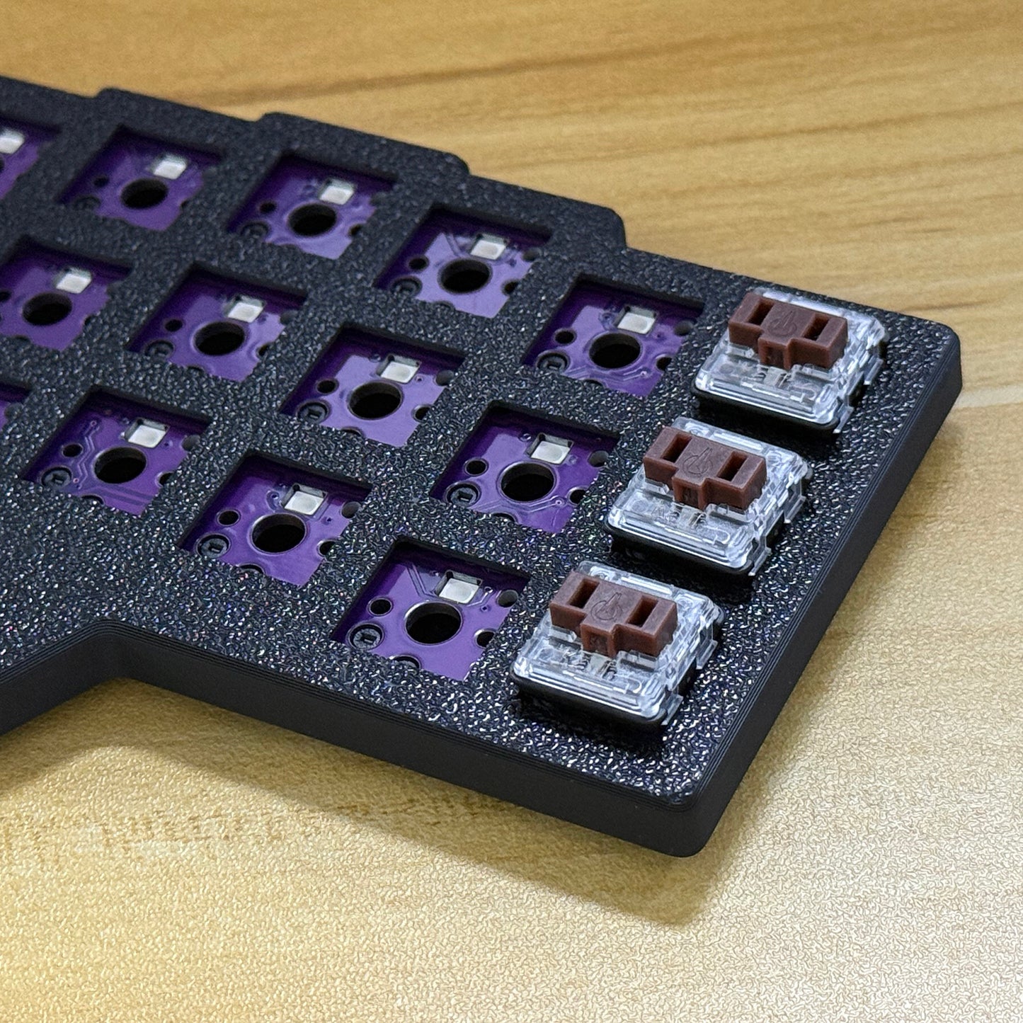 YMDK Low Profile Wired Split Chocolate Keyboard Corne V4.1 Ergonomic 46 Keys Hotswappable 40% Layout 3D Print case RGB Vial Keyboard Kit(Included Switch)