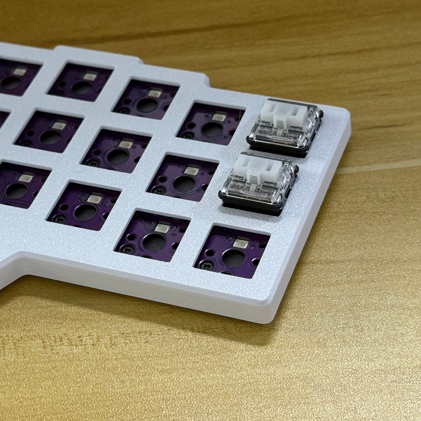 YMDK Low Profile Wired Split Chocolate Keyboard Corne V4.1 Ergonomic 46 Keys Hotswappable 40% Layout 3D Print case RGB Vial Keyboard Kit(Included Switch)