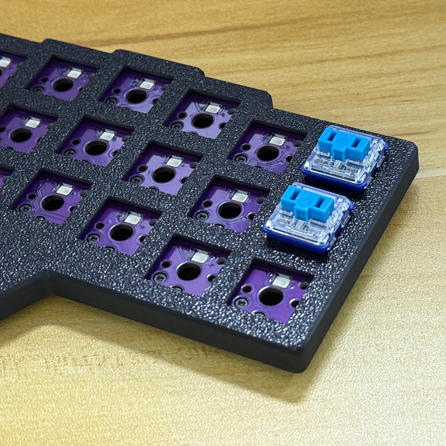 YMDK Low Profile Wired Split Chocolate Keyboard Corne V4.1 Ergonomic 46 Keys Hotswappable 40% Layout 3D Print case RGB Vial Keyboard Kit(Included Switch)