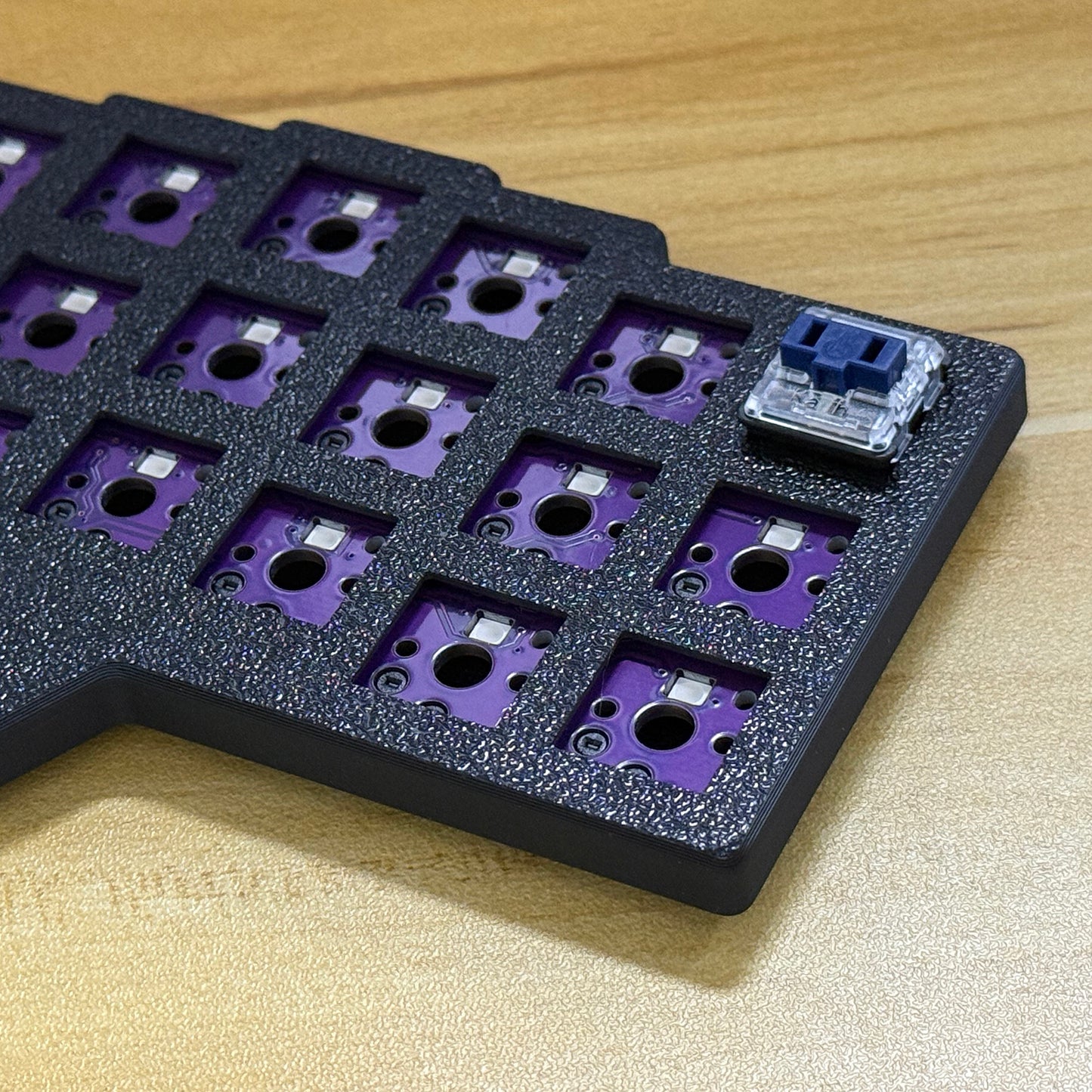 YMDK Low Profile Wired Split Chocolate Keyboard Corne V4.1 Ergonomic 46 Keys Hotswappable 40% Layout 3D Print case RGB Vial Keyboard Kit(Included Switch)