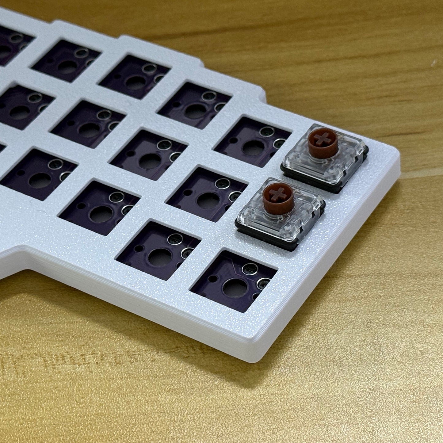 YMDK Low Profile Wired Split Chocolate Keyboard Corne V4.1 Ergonomic 46 Keys Hotswappable 40% Layout 3D Print case RGB Vial Keyboard Kit(Included Switch)