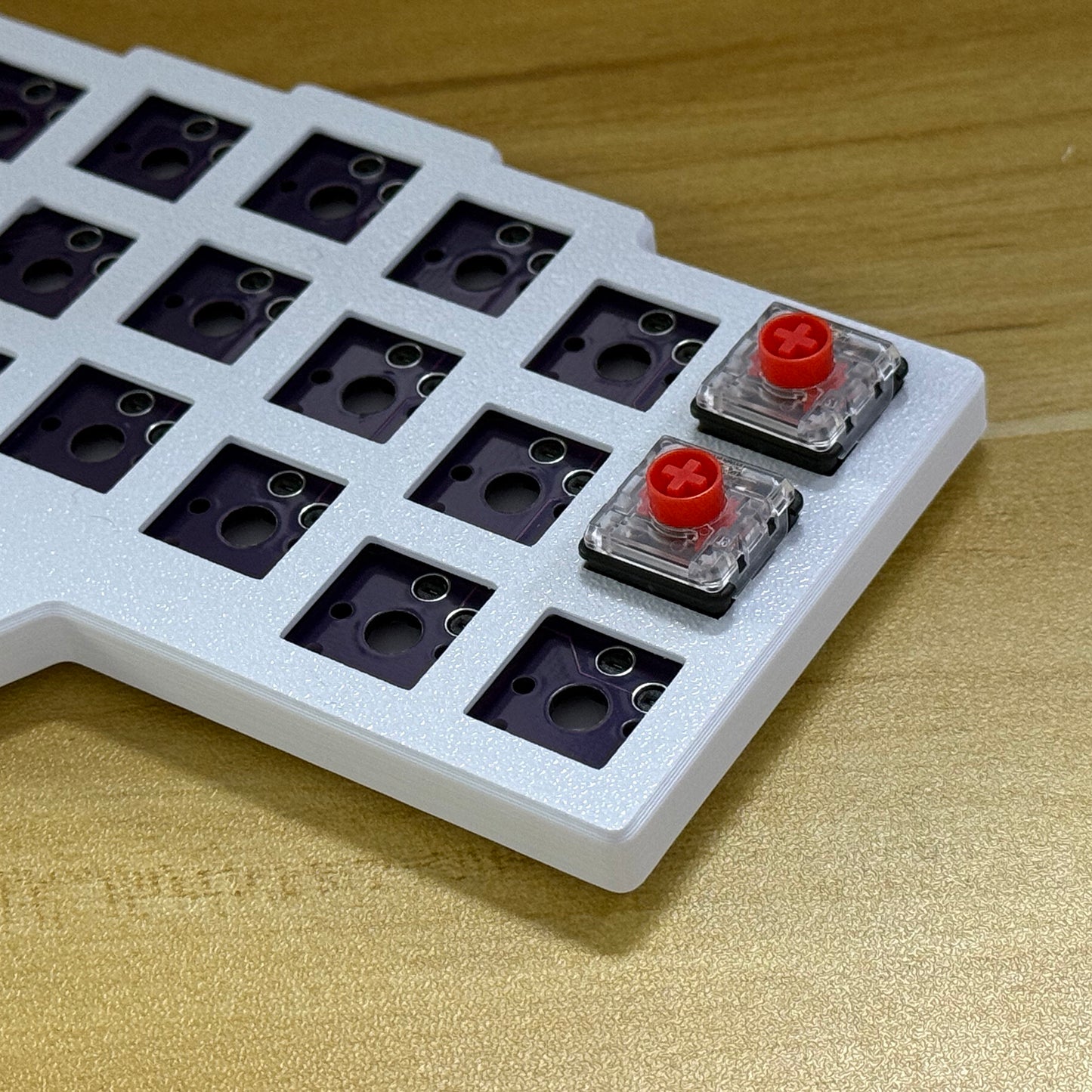 YMDK Low Profile Wired Split Chocolate Keyboard Corne V4.1 Ergonomic 46 Keys Hotswappable 40% Layout 3D Print case RGB Vial Keyboard Kit(Included Switch)