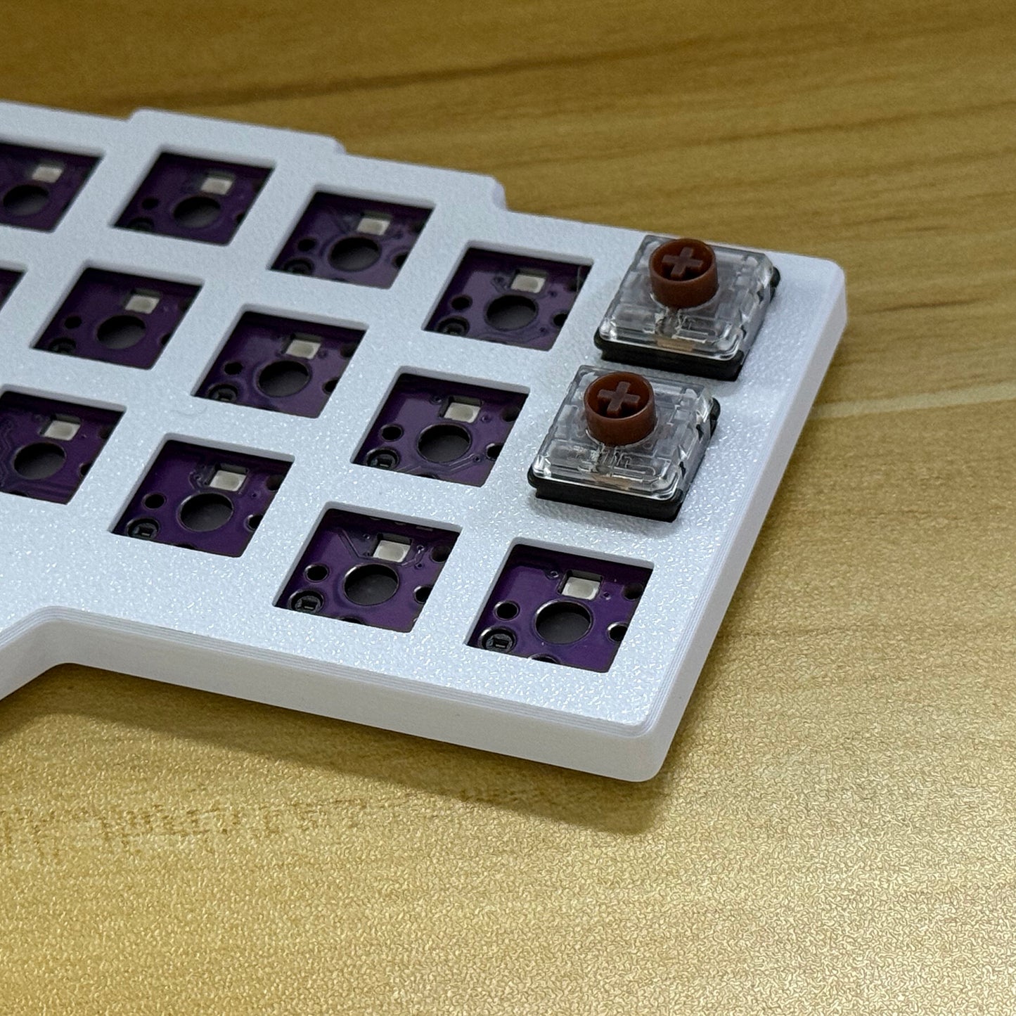 YMDK Low Profile Wired Split Chocolate Keyboard Corne V4.1 Ergonomic 46 Keys Hotswappable 40% Layout 3D Print case RGB Vial Keyboard Kit(Included Switch)