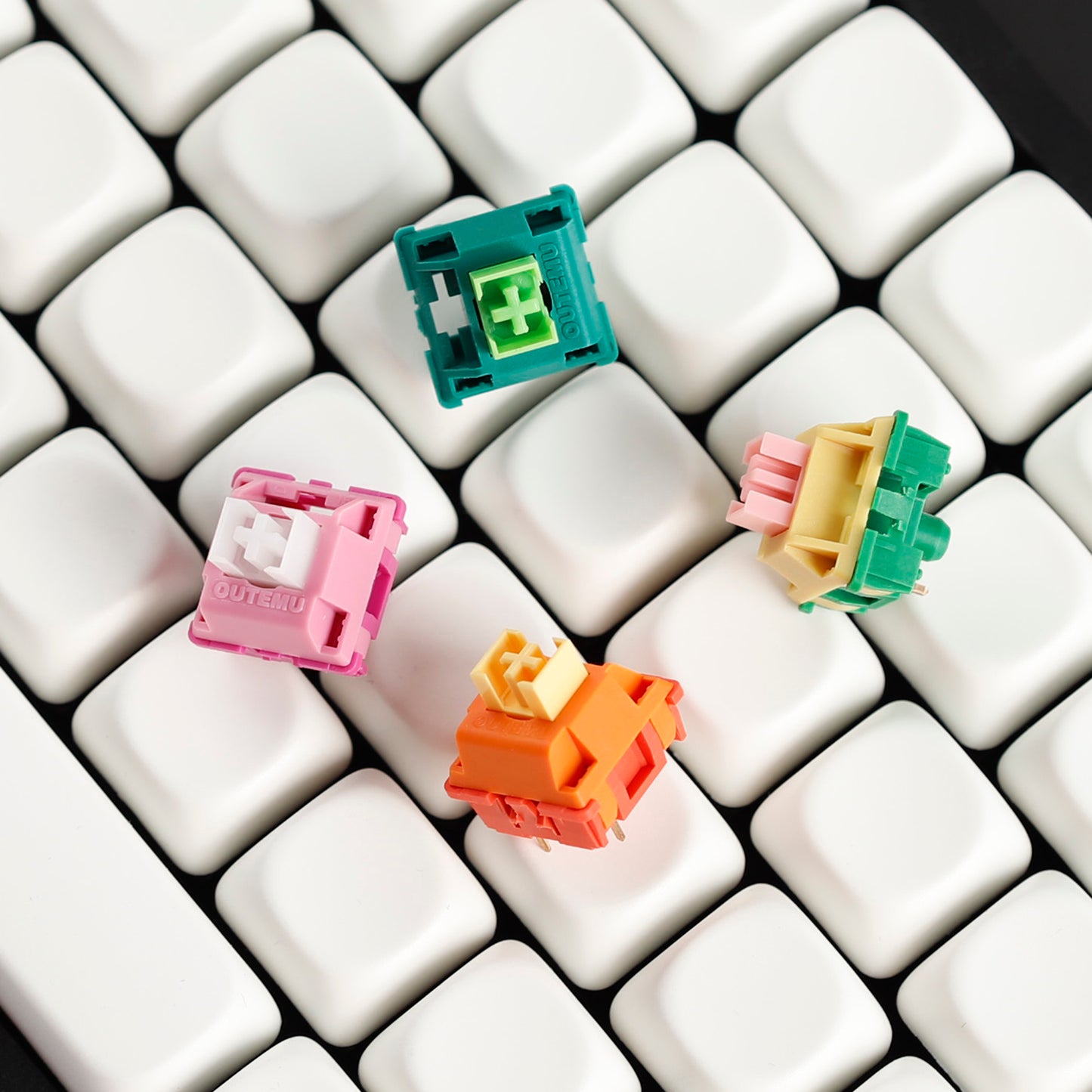 Outemu Four Seasons Hotswap Keyboard Switch 3-Pin 55gf Pre-lubed Spring Breeze Lotus Switch Tactile Switches for Mechanical Keyboards