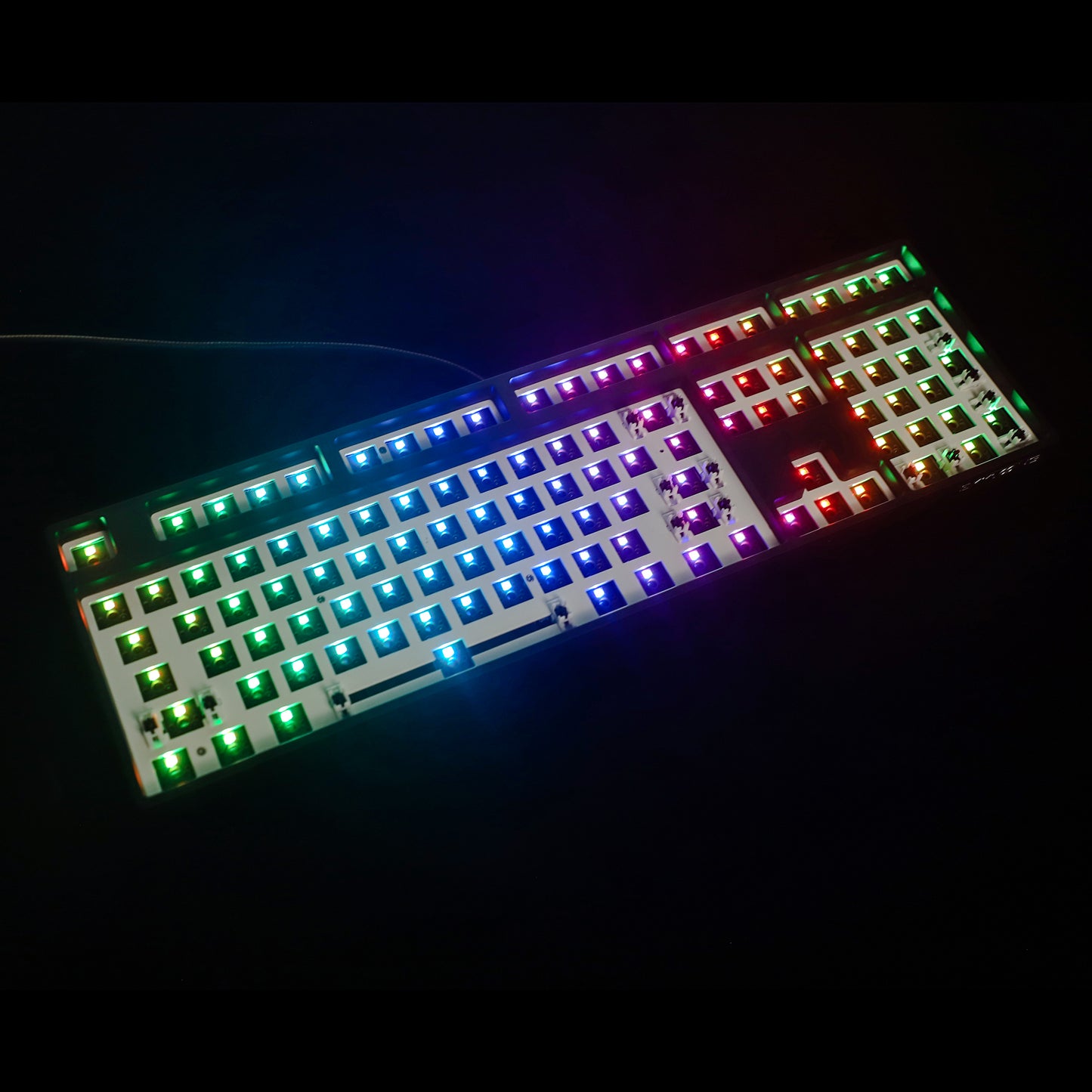 GK108 Plastic Case Kit(RGB Hotswap PCB/Bluetooth Or Wired Programmable)
