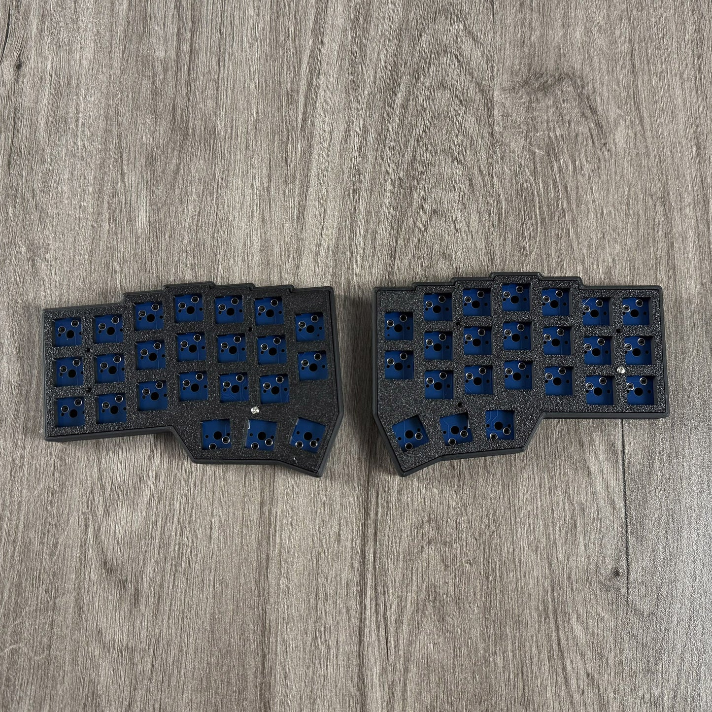 YMDK 2.4Ghz Wireless Split Keyboard Corne V4 46 Keys Ergonomic Hotswappable 40% Layout 3D PLA Vial All Key Programmable Mini Independent Gaming Keyboard Kit