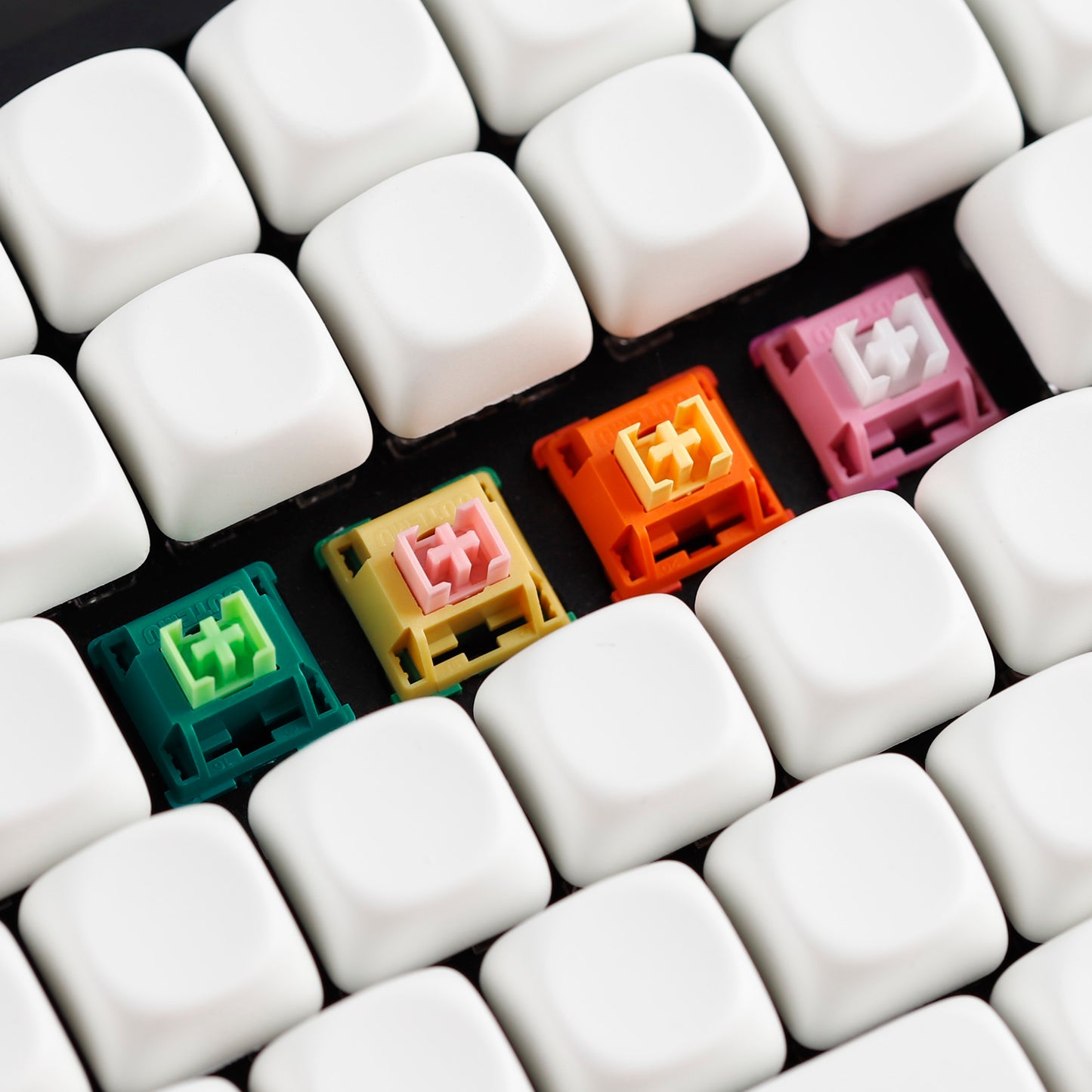 Outemu Four Seasons Hotswap Keyboard Switch 3-Pin 55gf Pre-lubed Spring Breeze Lotus Switch Tactile Switches for Mechanical Keyboards