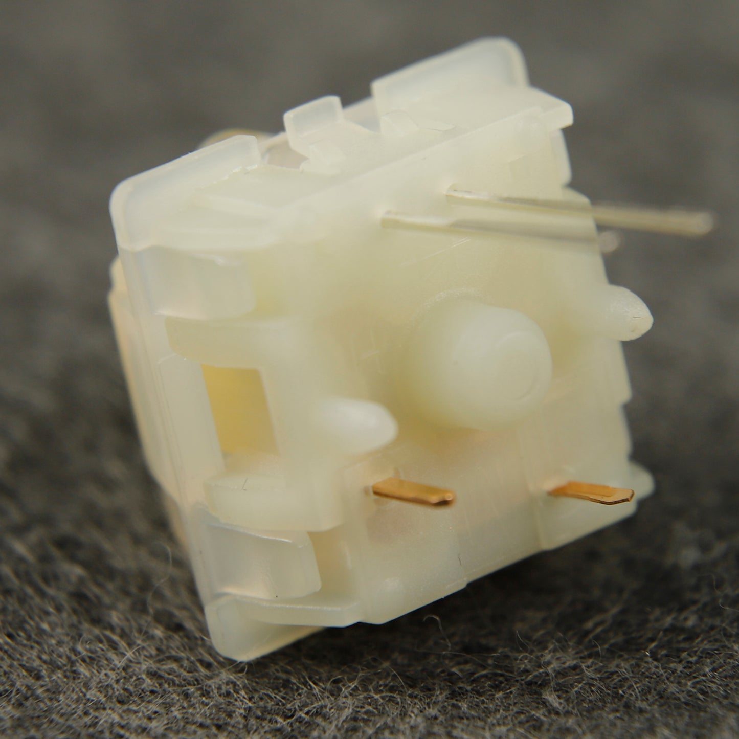 Gateron Milky Yellow(MX 5 Pin Switches/2pin 4pin RGB Supported)