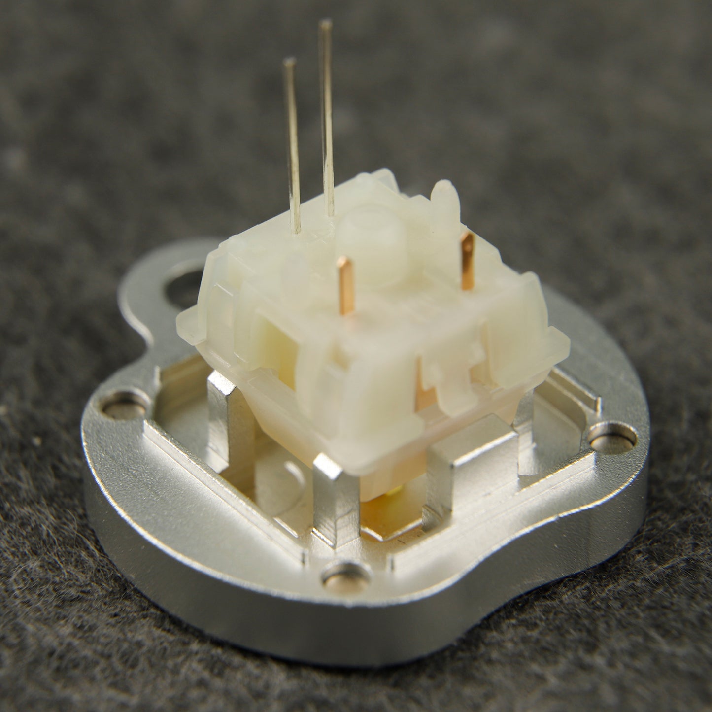Gateron Milky Yellow(MX 5 Pin Switches/2pin 4pin RGB Supported)