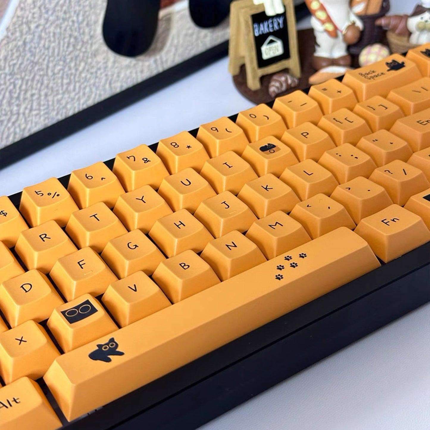 YMDK Orange Cat and Black Cat Theme 124 keys Cherry Profile Keycaps Dye Sub PBT Keycap for 65/75/87/98/100/104 MX Mechanical Keyboard
