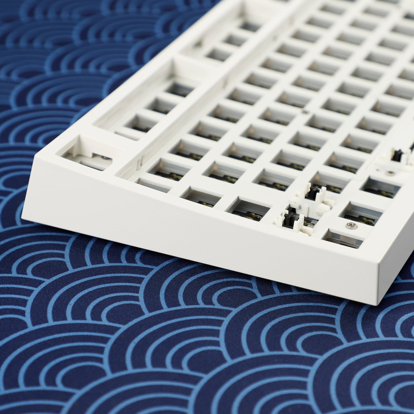 GK980 Plastic Triple-Mode 4 Knobs Gasket RGB Hot Swappable Macro Programmable Bluetooth Wired 2.4G Mechanical Keyboard  Kit