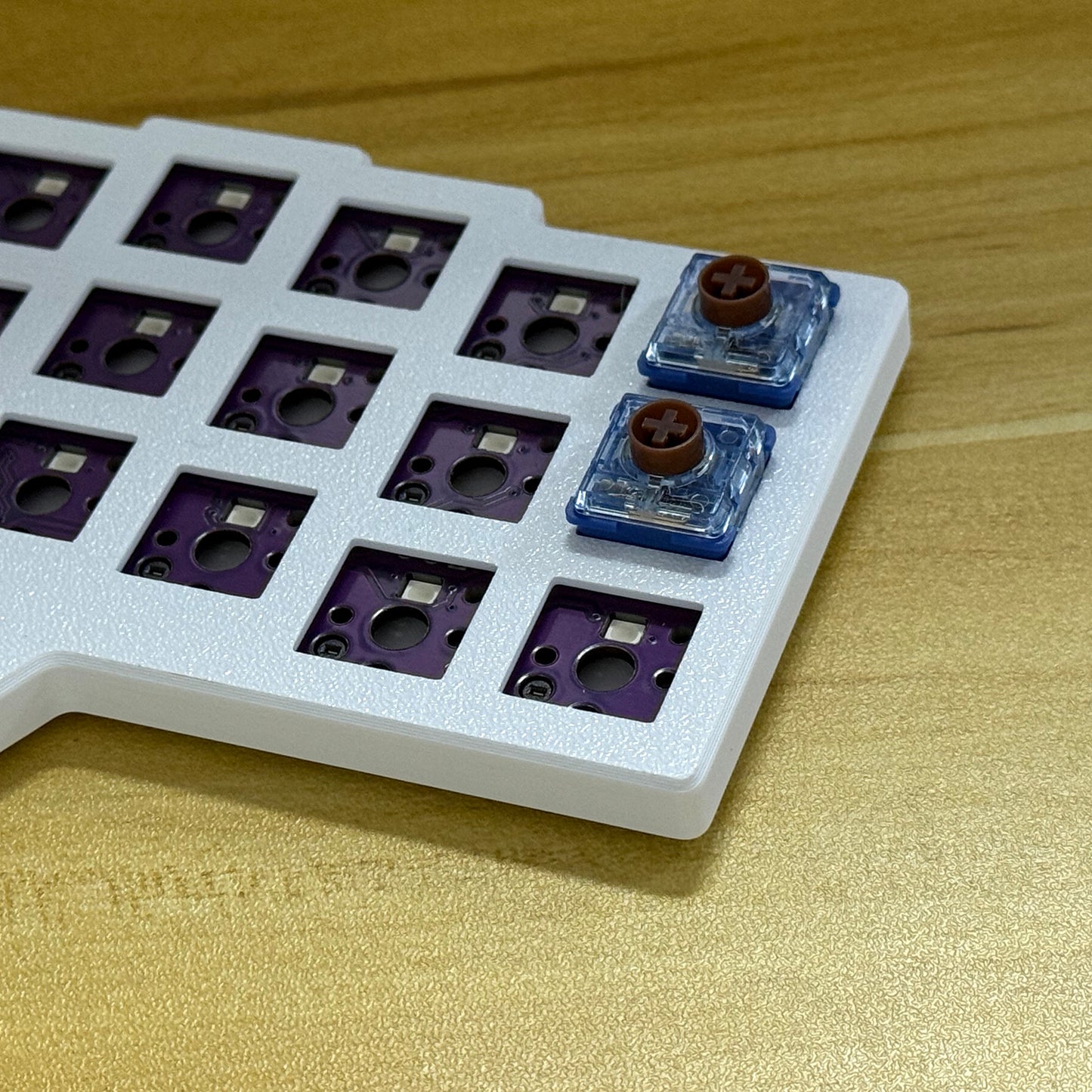 YMDK Low Profile Wired Split Chocolate Keyboard Corne V4.1 Ergonomic 46 Keys Hotswappable 40% Layout 3D Print case RGB Vial Keyboard Kit(Included Switch)