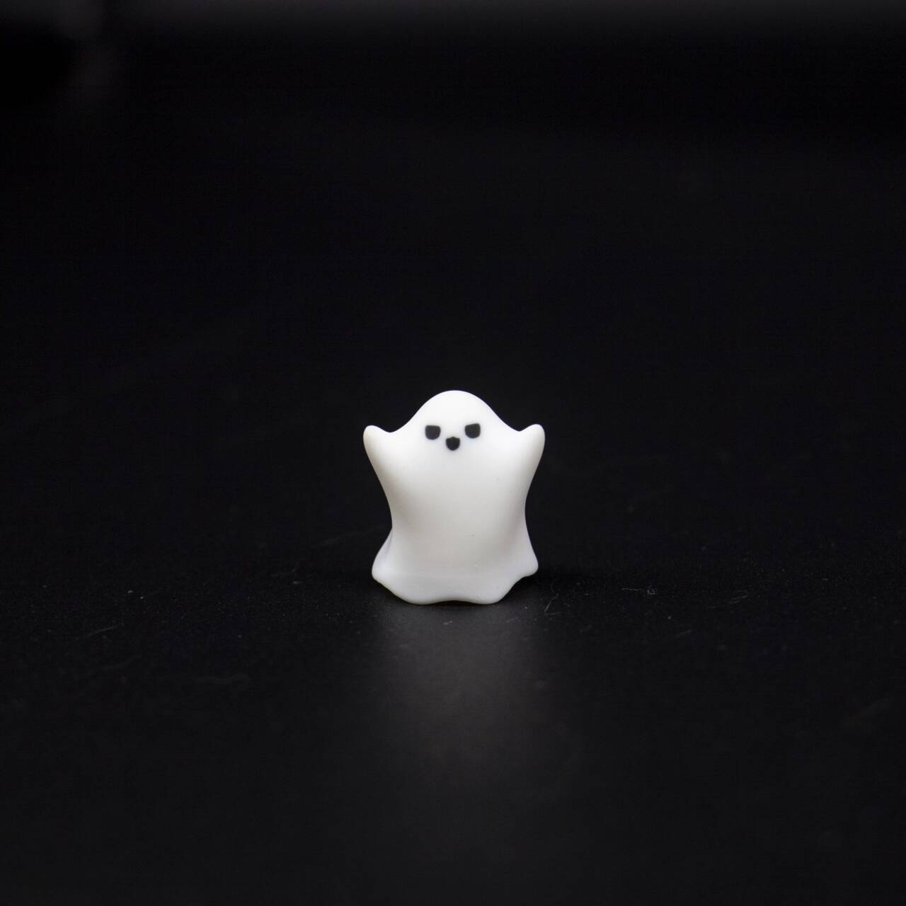 YMDK Little Ghost Personalized Keycaps Novel Interesting Cute Translucent ESC Key Resin Keycap Suitable for MX Mechanical Keyboard