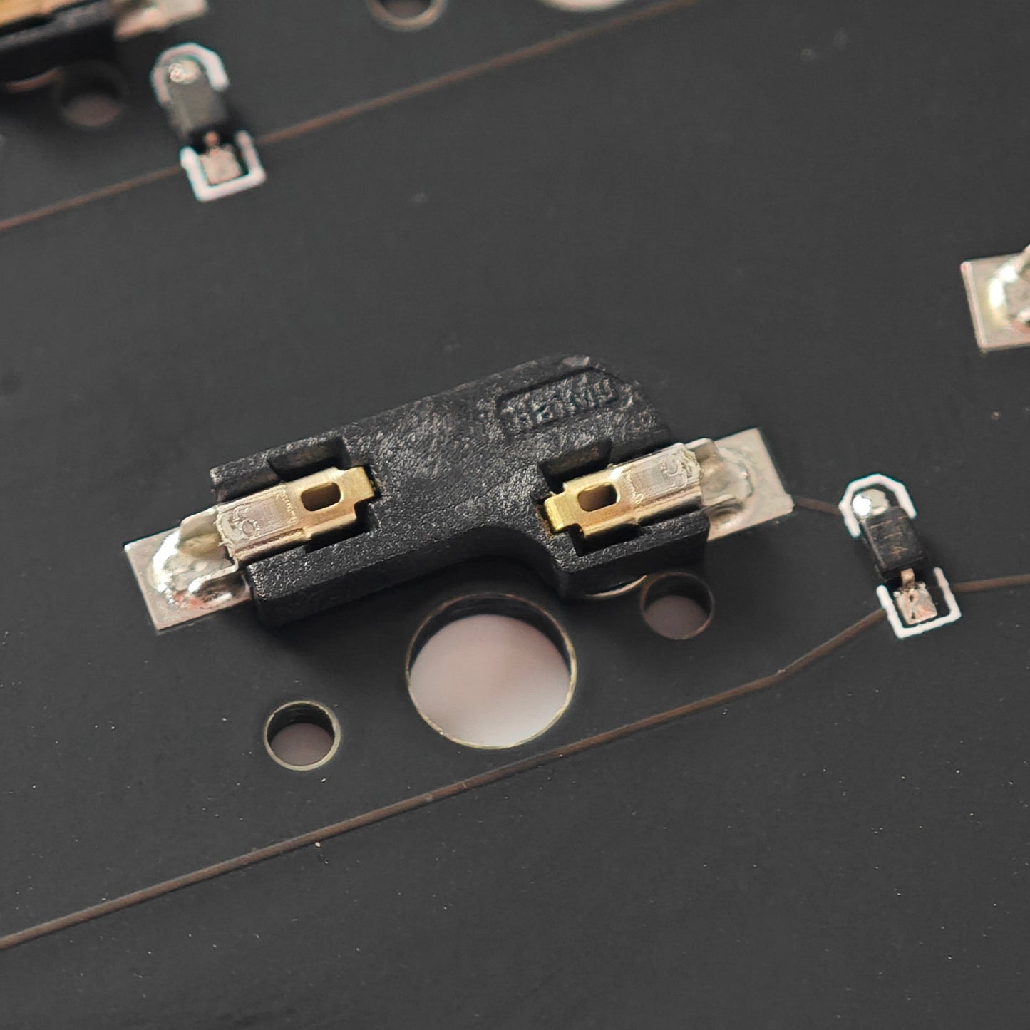 YMDK Wings Ble Bluetooth Wired Retro Hot Swappable Alice Gasket Mechanical Keyboard Kit( VIA Type C PCB Plastic Case )