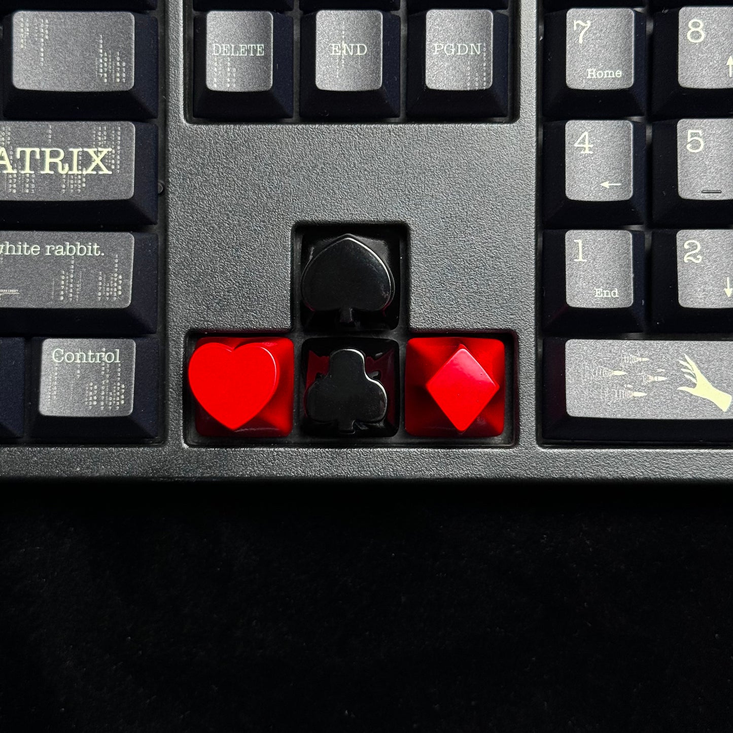 YMDK 4pcs Poker Suit Metal Keycaps, Matte Gold Electroplated Spade Heart Club Diamond Direction Arrow Key Keycaps for MX Mechanical Keyboards
