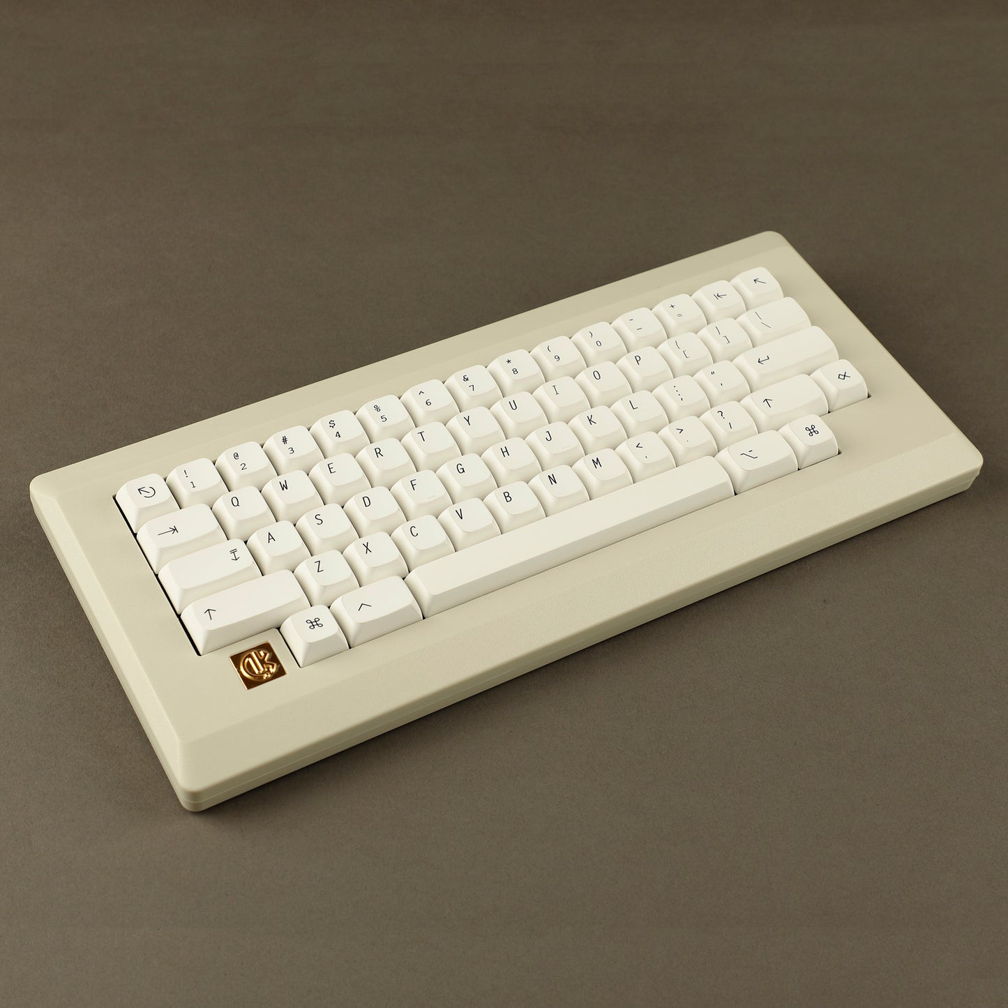 M0110 D0110 Bluetooth Wired Hot Swappable Gasket Retro Mechanical Keyboard Kit (Support VIA VIAL )