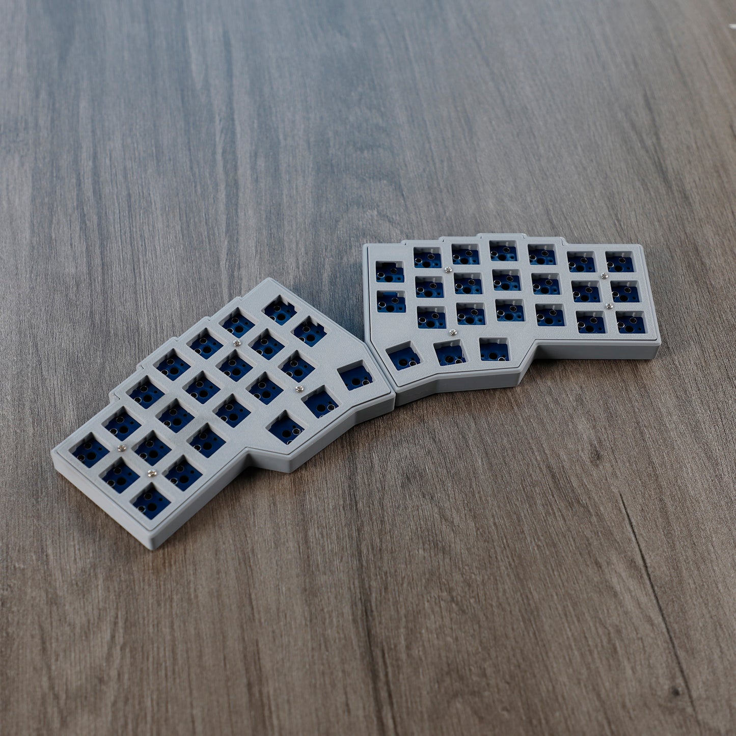 YMDK 2.4Ghz Wireless Split Keyboard Corne V4 46 Keys Ergonomic Hotswappable 40% Layout 3D PLA Vial All Key Programmable Mini Independent Gaming Keyboard Kit
