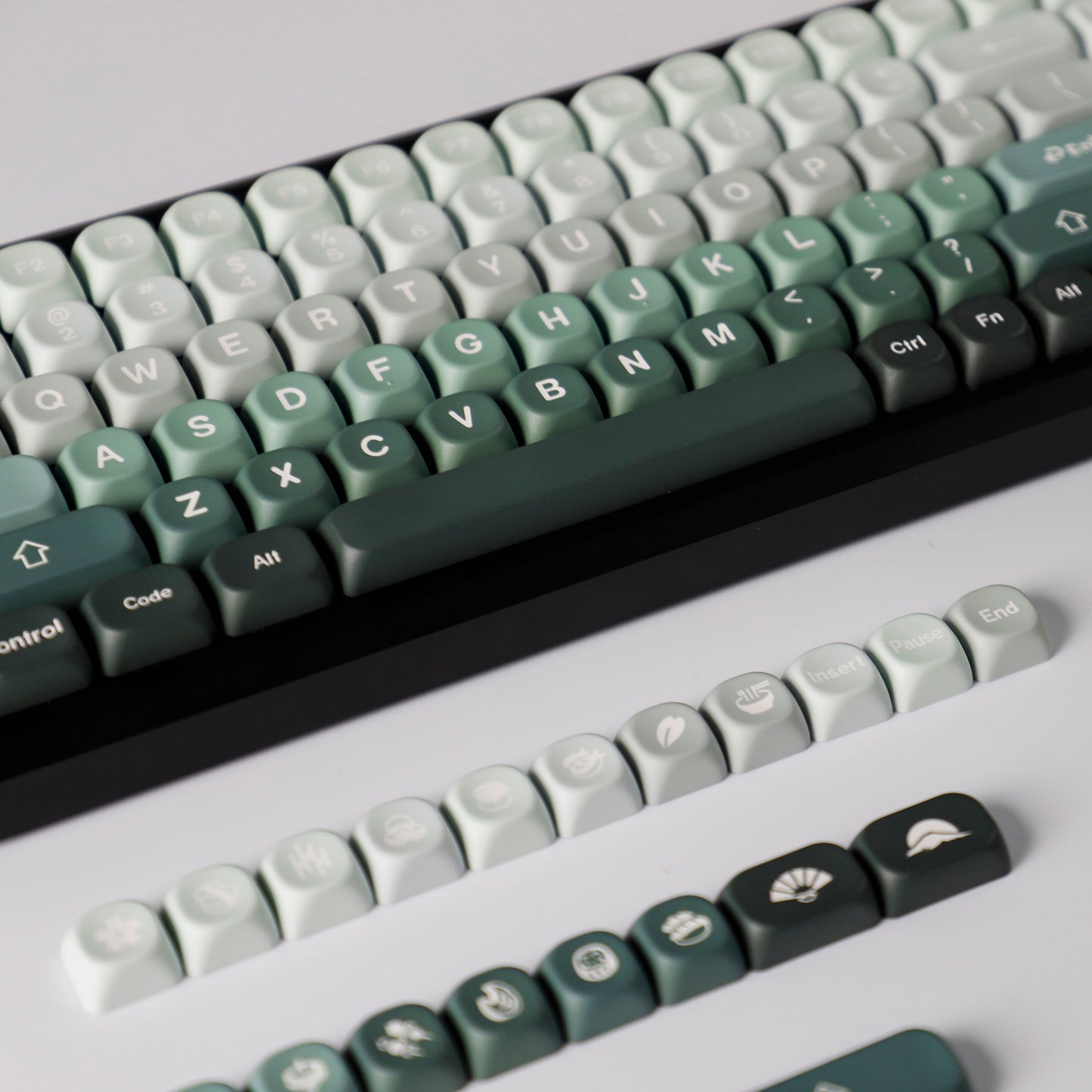 YMDK 132 Gradient MOA Profile Keycaps PBT Dye Sub Top Print Keycap Cute Custom Key Caps for 60 75 100% MX Mechanical Keyboards