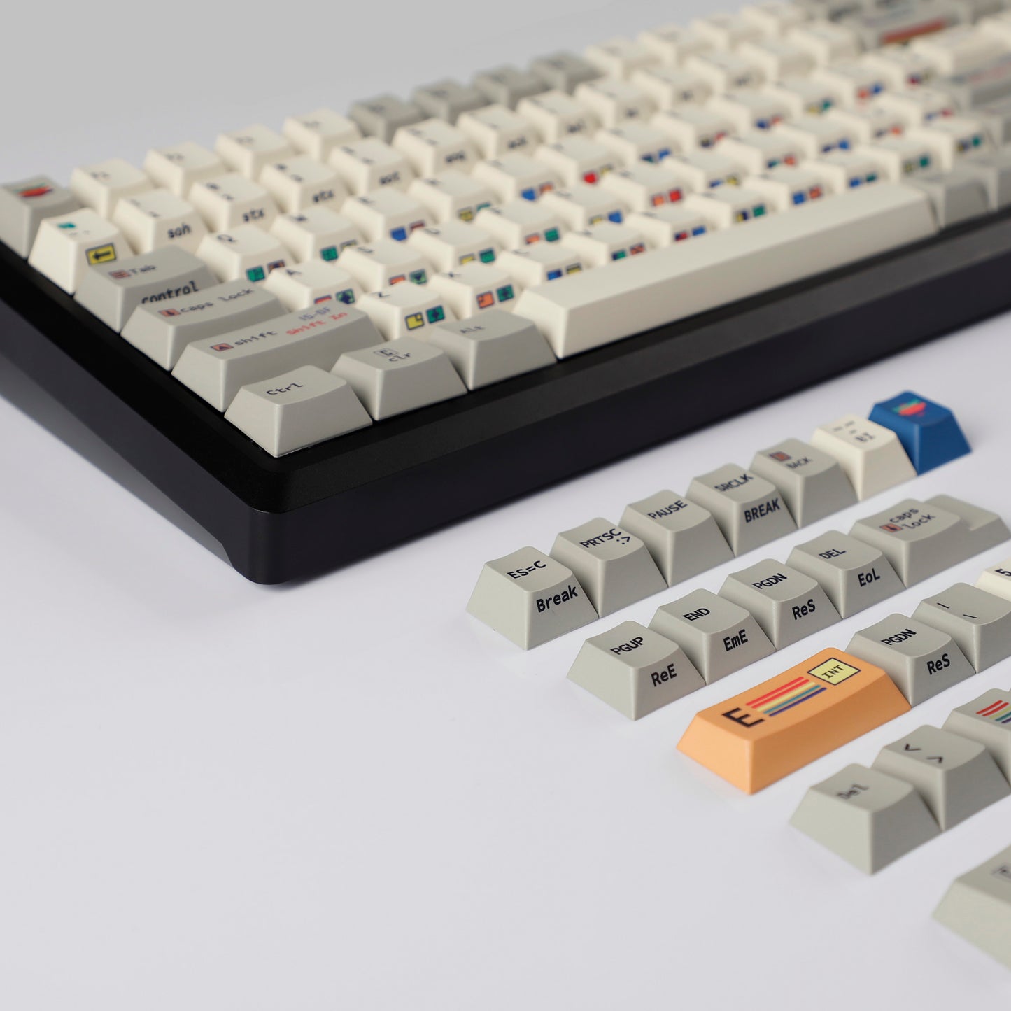 YMDK C64 R2 R3 Commodore Theme 153 keycaps Retro Full Set PBT Keycap for Mechanical Keyboard (Cherry profile Dye sub)