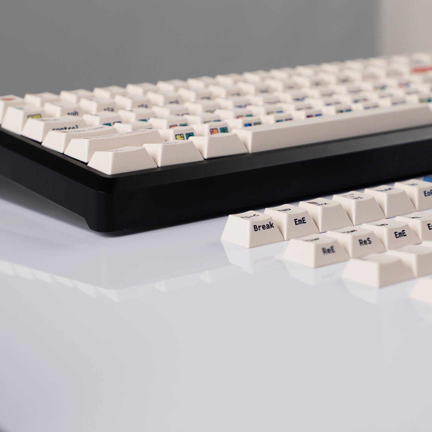 YMDK C64 R2 R3 Commodore Theme 153 keycaps Retro Full Set PBT Keycap for Mechanical Keyboard (Cherry profile Dye sub)