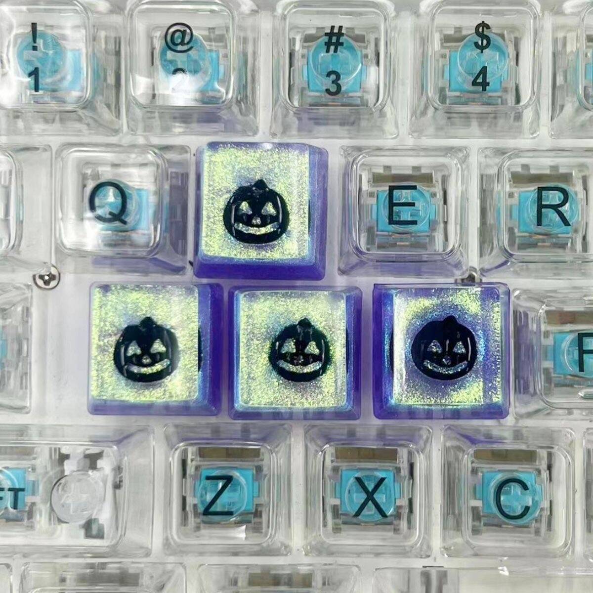 YMDK Halloween Pumpkin Bats Spiders Ghosts Personalized Keycap Graffiti Color Change Creative Key Cap Resin for Mechanical Keyboard