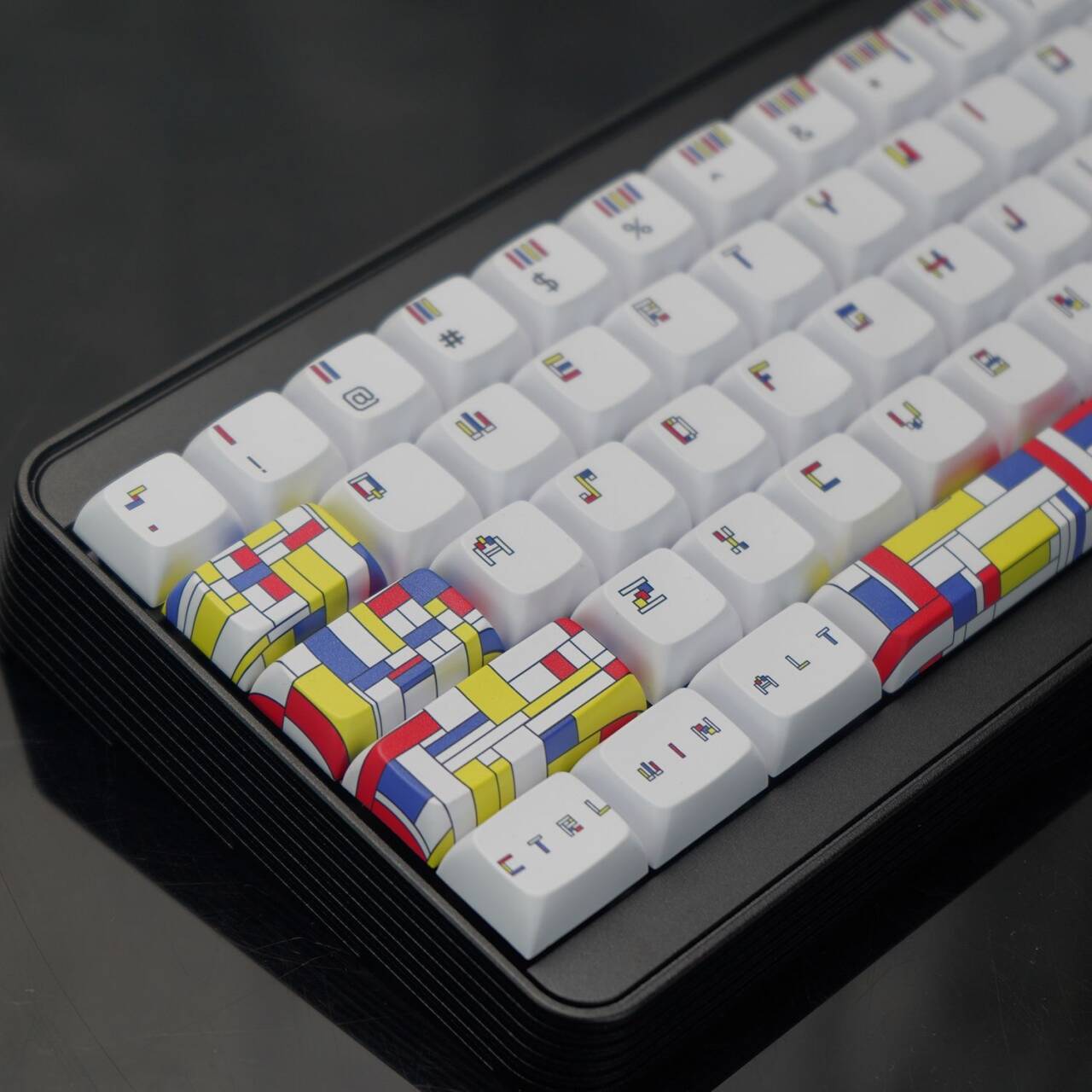 YMDK Mondrian Theme Keycaps Full Set 127 Keys XDA Profile PBT Dye Sub Keycap for MX Mechanical Keyboard