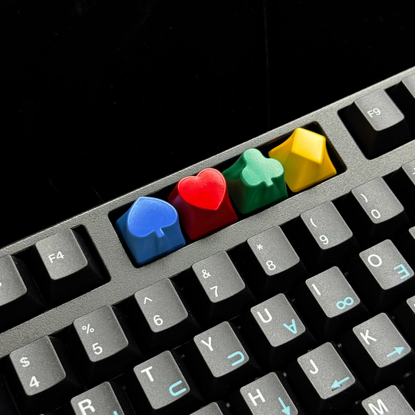 YMDK 4pcs Poker Suit Metal Keycaps, Matte Gold Electroplated Spade Heart Club Diamond Direction Arrow Key Keycaps for MX Mechanical Keyboards