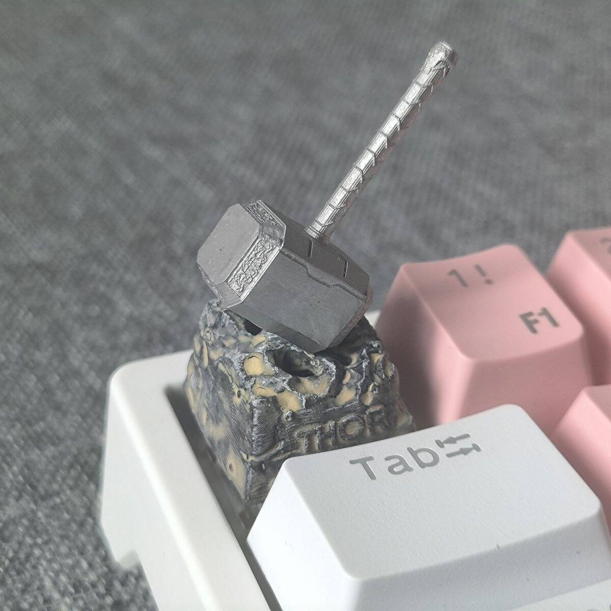 Storm Axe Personalized Keycaps Creative Magnetic Absorption Light-transmitting Resin Key Cap for Mechanical Keyboards