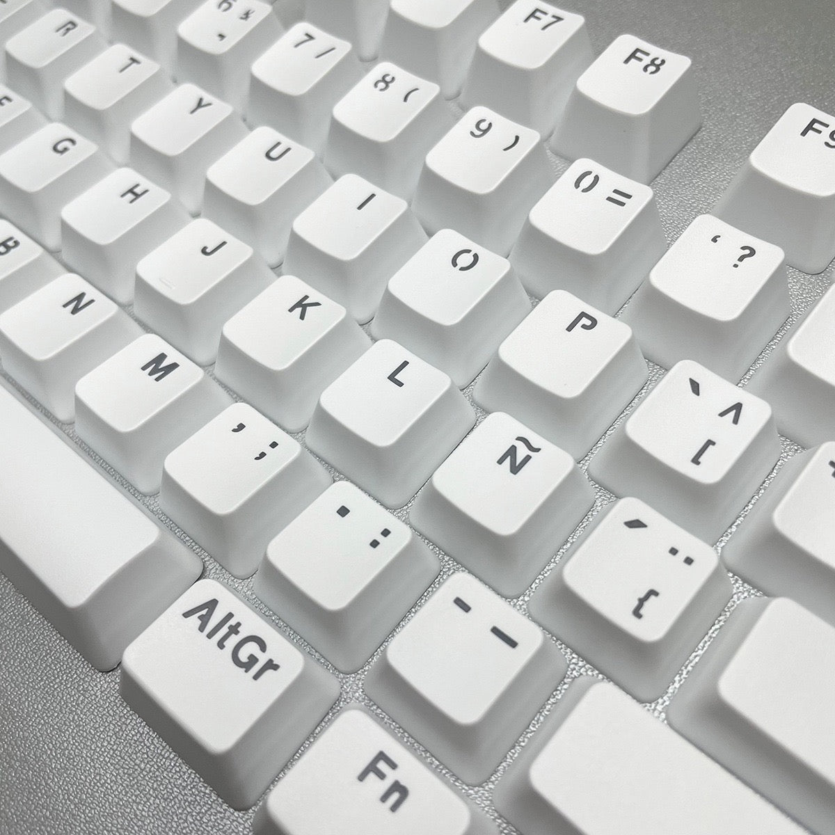 YMDK Minimalist Solid Color Backlit Spain Full Set 132 Key Double Shot OEM Profile for 68/75/87/98/104/108 MX Mechanical Keyboard