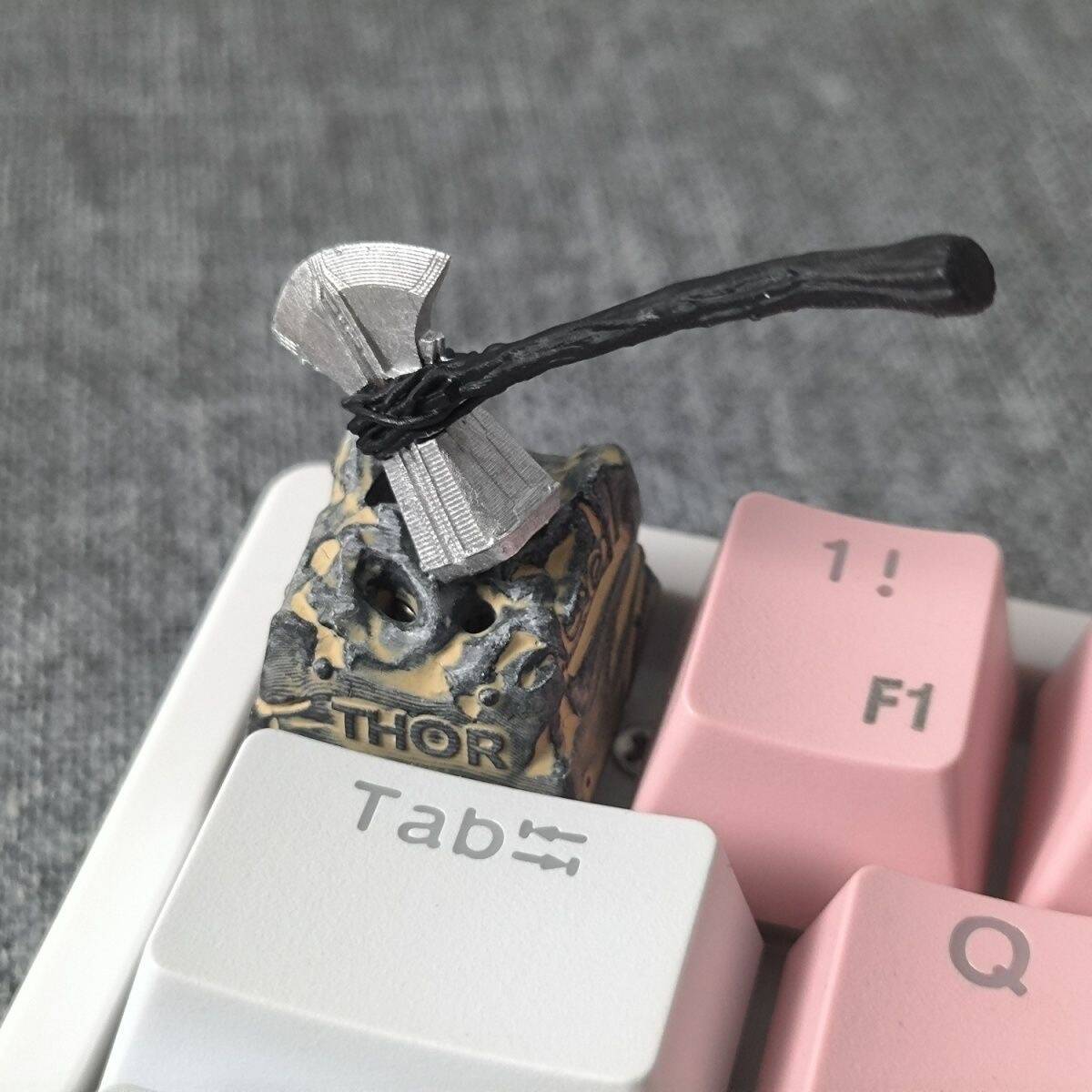 Storm Axe Personalized Keycaps Creative Magnetic Absorption Light-transmitting Resin Key Cap for Mechanical Keyboards