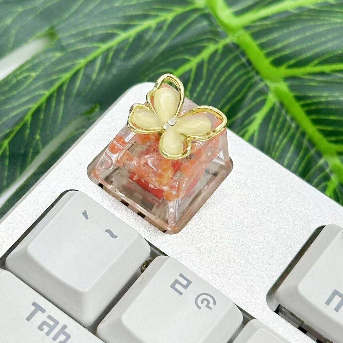 YMDK Butterfly Personality Keycaps Butterfly Rotatable Unzip Flowers Transparent Resin Keycaps for Mechanical Keyboard