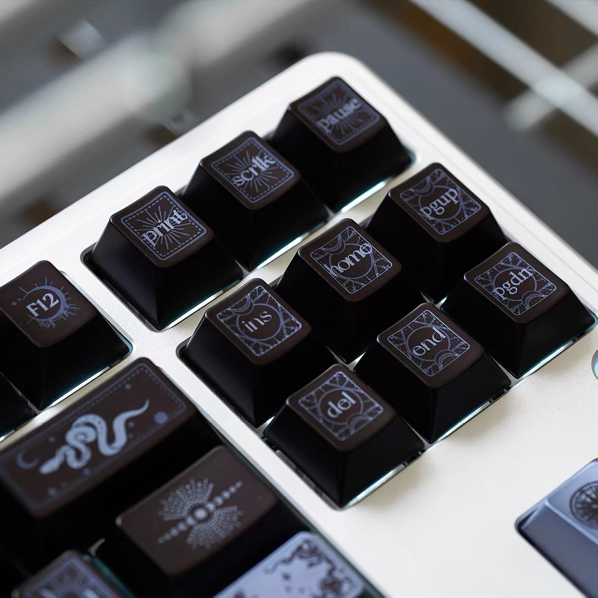 YMDK Spirit Snake Metallic Paint Keycaps, Cherry Profile Dye-Sub PBT+PC Keycap Set for 61/84/87/104/108 MX Mechanical Keyboards
