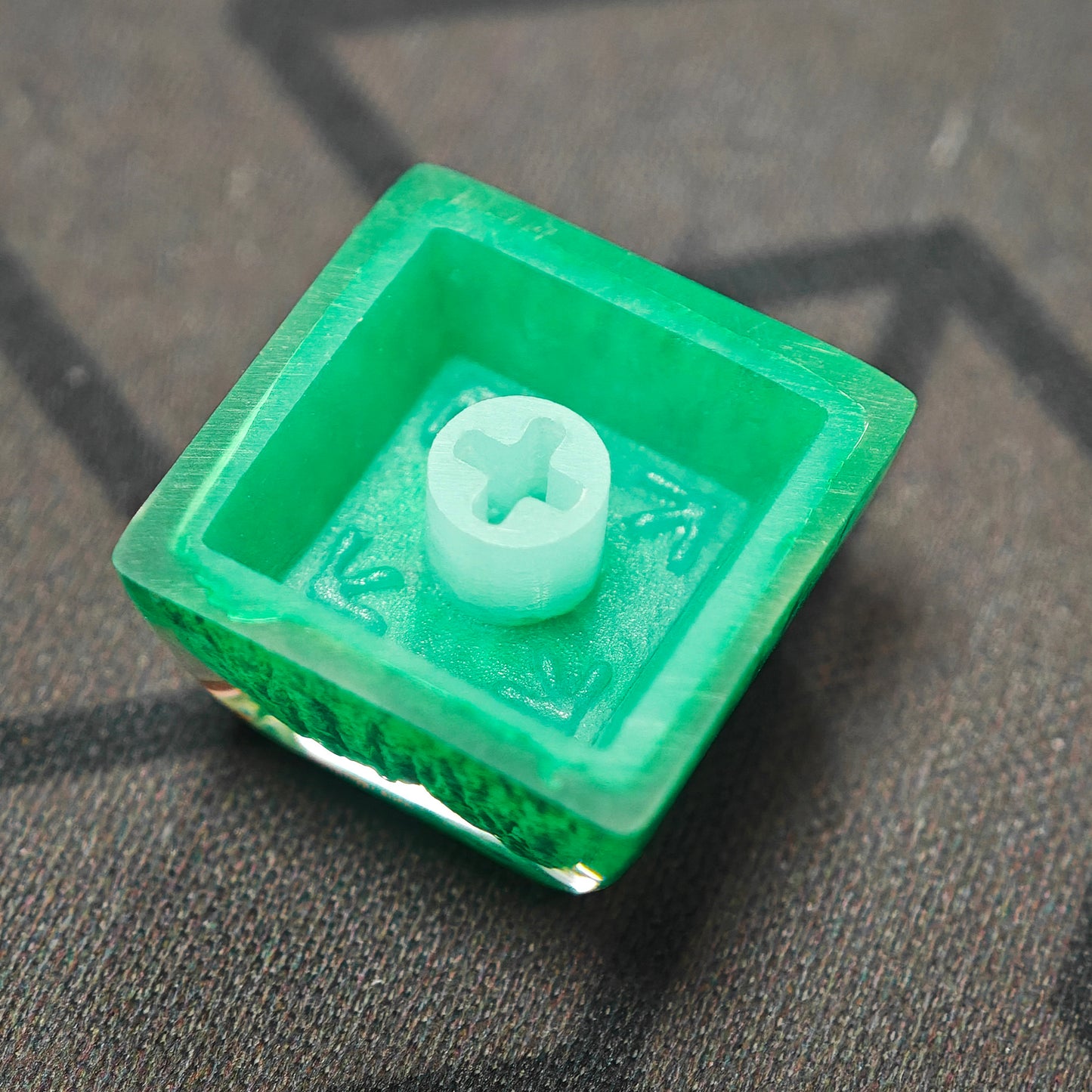 YMDK Novelty Artisan Keycap Resin Spring Scenery Gold Green Mountain Shine Through Similar SA Profile Keycaps For Cherry MX Mechanical Gaming Keyboard