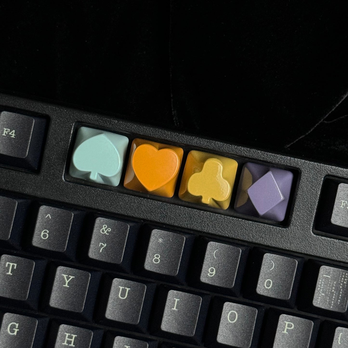YMDK 4pcs Poker Suit Metal Keycaps, Matte Gold Electroplated Spade Heart Club Diamond Direction Arrow Key Keycaps for MX Mechanical Keyboards