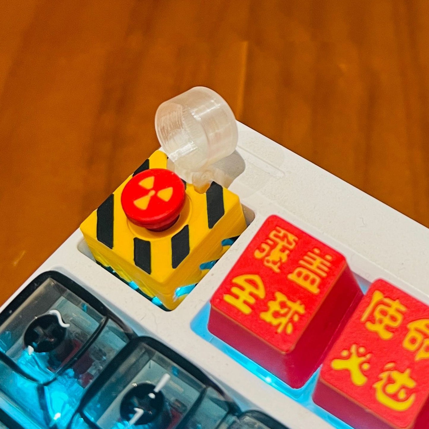 YMDK Yellow Green Tank Personalized Keycaps Cool Creative Resin Custom Keycap for MX Mechanical Keyboards