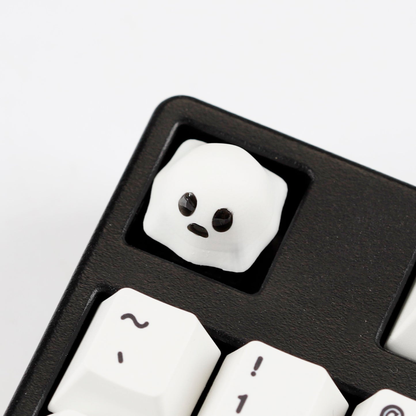 YMDK Ghost Cute Resin Keycap Novelty Artisan 1u ESC Key Custom Handmade Keycaps for MX Mechanical Keyboards