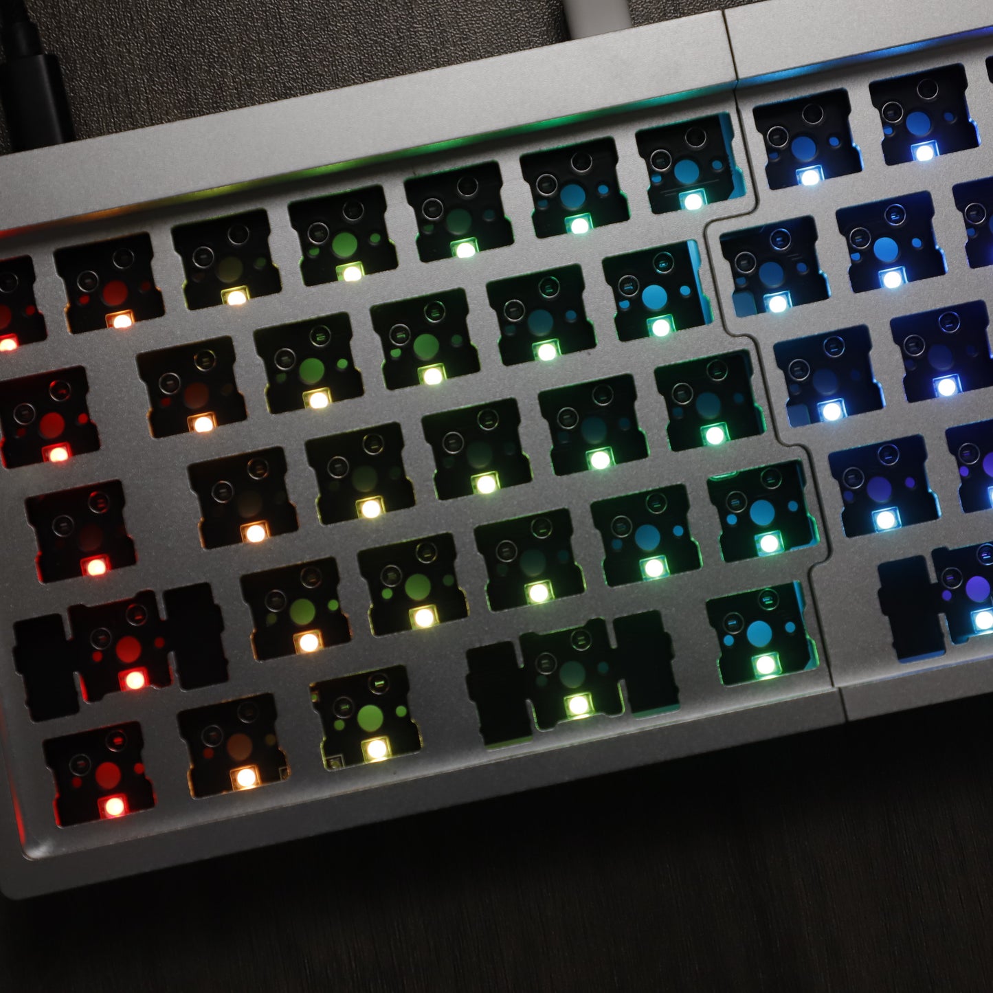 YMD-Split 64 V2 Aluminum Case With Acrylic Layer Kit (RGB Underglow Hotswap Kit/VIAL Programmable)