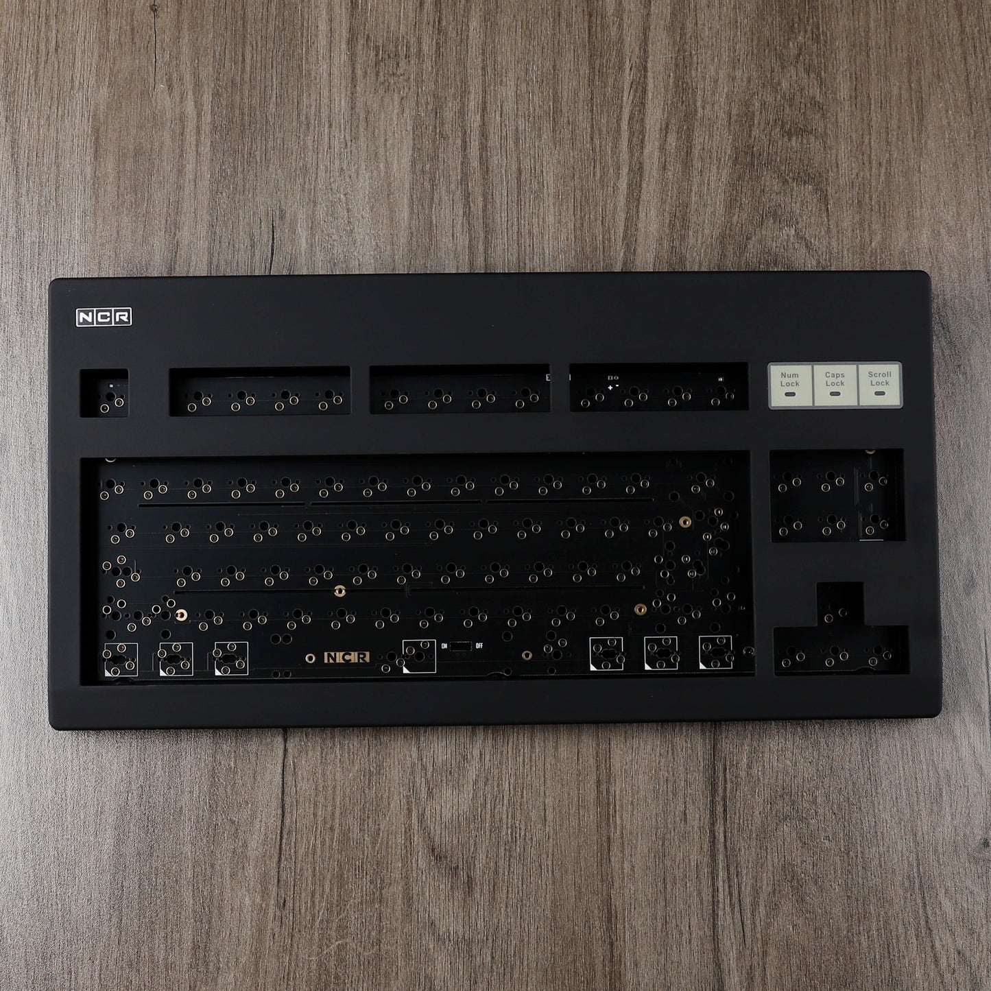 [In Selling]NCR-80 NCR80 R3 VINTAGE Beige Black Case MECHANICAL KEYBOARD KIT(ANSI ISO TKL Hotswap VIA Supported/Wired)