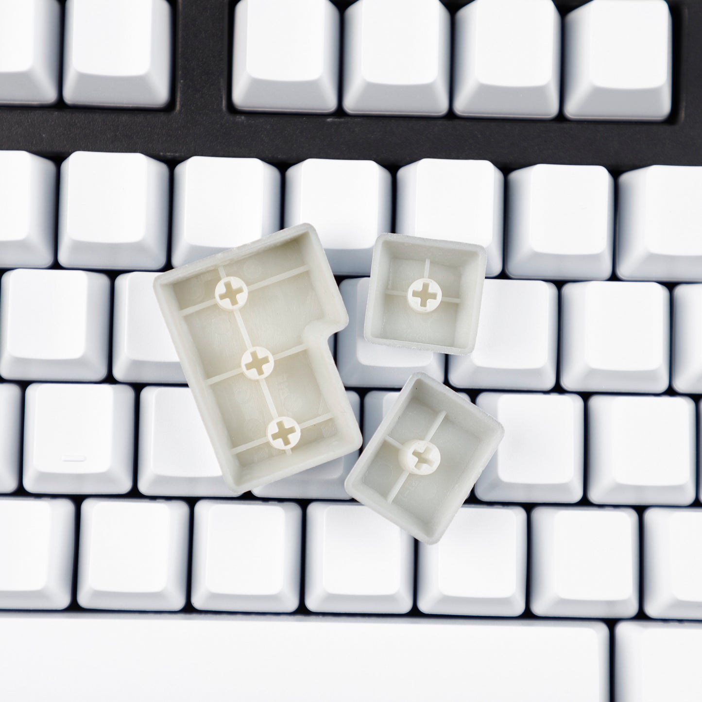 YMDK 108 Keys Black White Blank ABS Spray-painted OEM XDA Profile Keycaps for MX Mechanical Keyboards DIY Laser Engraving