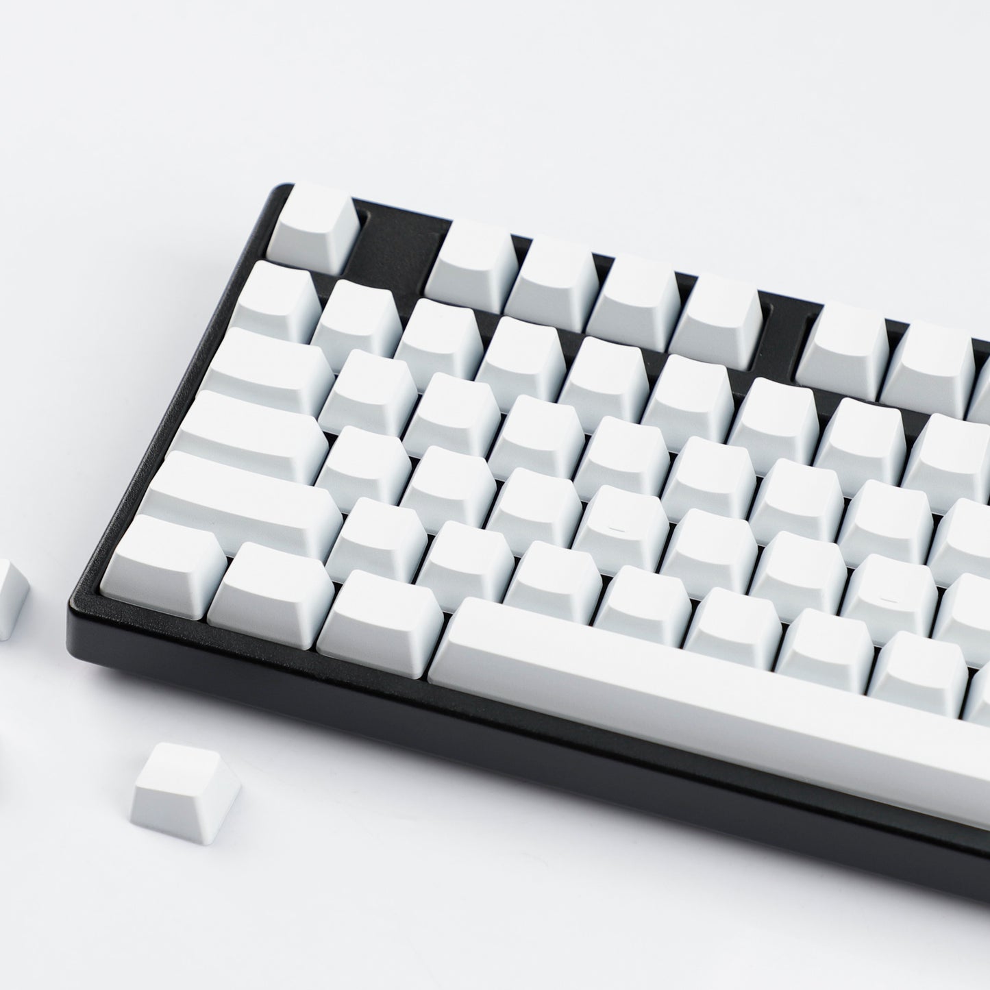 YMDK 108 Keys Black White Blank ABS Spray-painted OEM XDA Profile Keycaps for MX Mechanical Keyboards DIY Laser Engraving