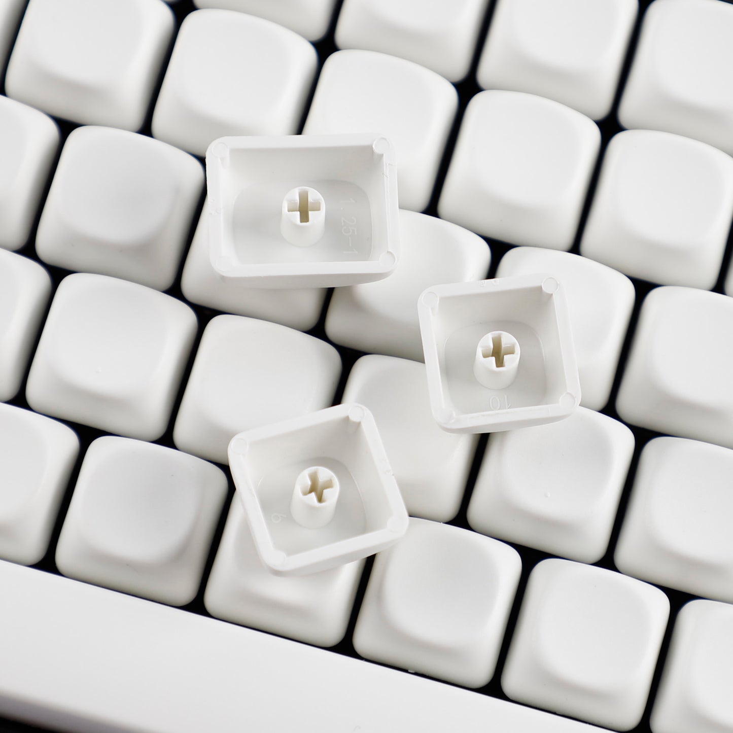 YMDK Pure White MOA Profile Keycap 129 Key Simple Style PBT Dye Sublimation Custom Keycaps for 61/68/84/87/98/104/108 MX Mechanical Keyboard